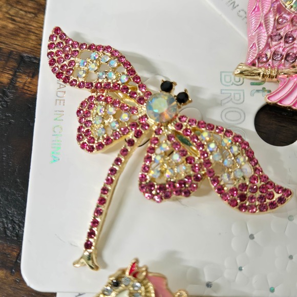 Pink Crystal 4pc–Owl, Butterfly, Dragonfly, Horse|Enchanted Brooch Collection - Picture 4 of 6